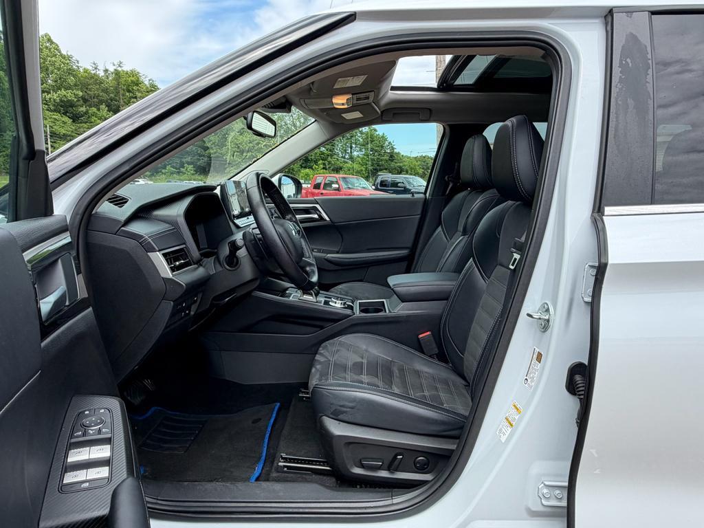 used 2024 Mitsubishi Outlander car, priced at $29,900
