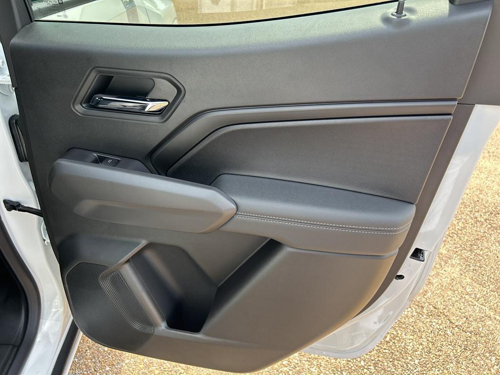 new 2025 Chevrolet Colorado car, priced at $42,077