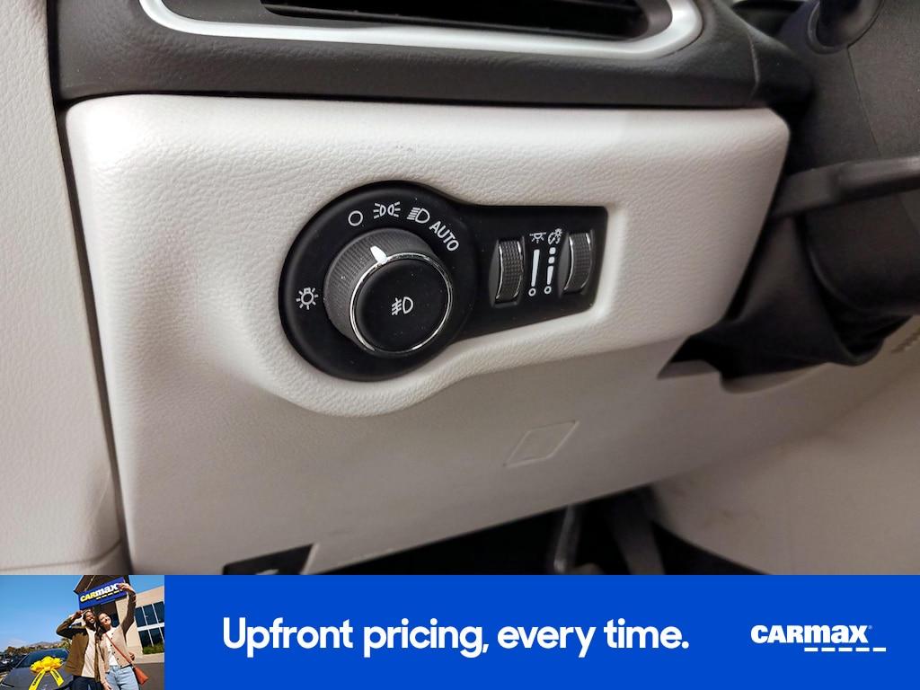 used 2020 Chrysler Pacifica car, priced at $19,998