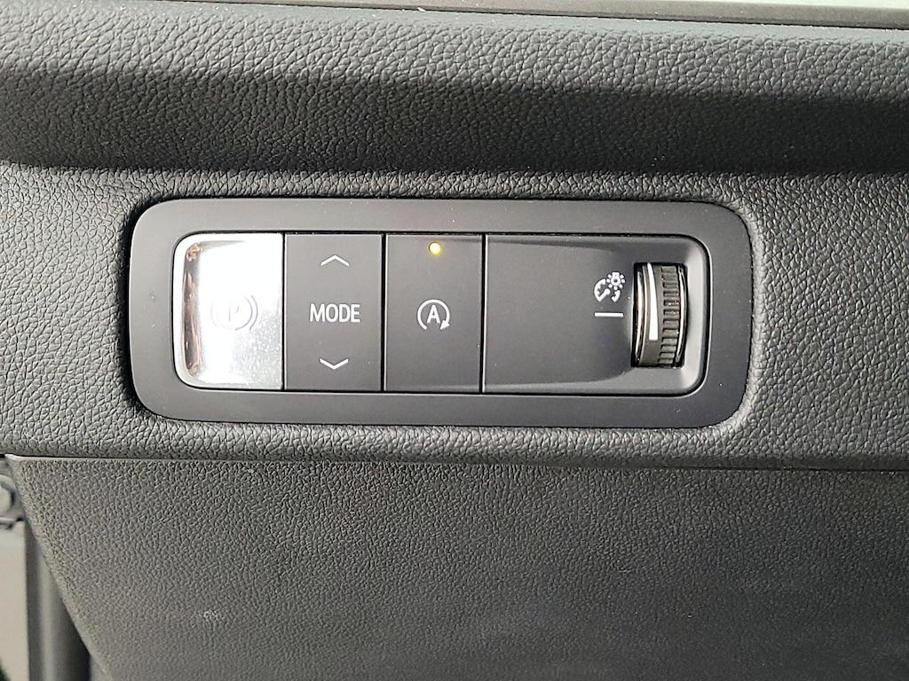 used 2025 Chevrolet Traverse car, priced at $34,998