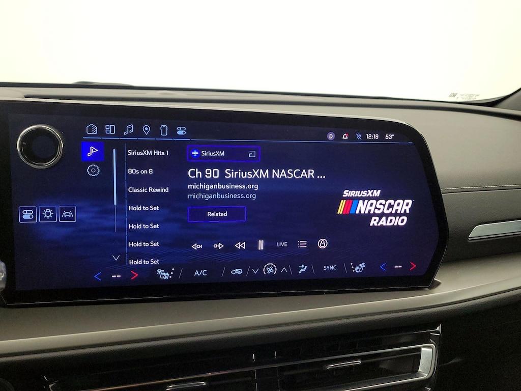 used 2025 Chevrolet Traverse car, priced at $34,998