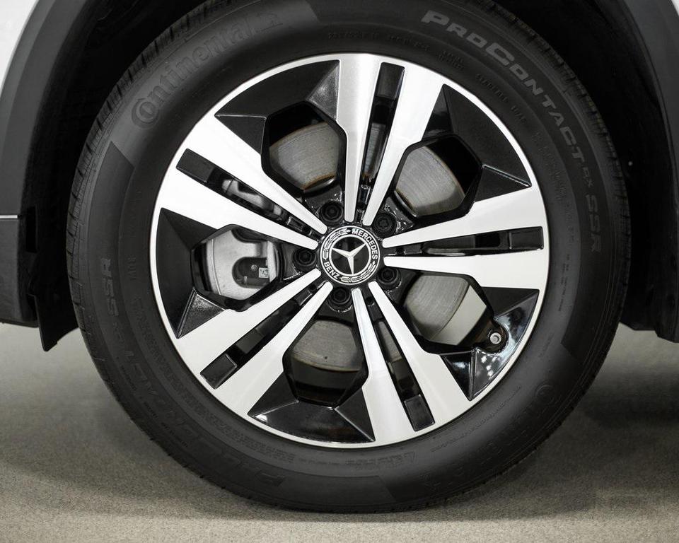 used 2025 Mercedes-Benz GLA 250 car, priced at $45,995