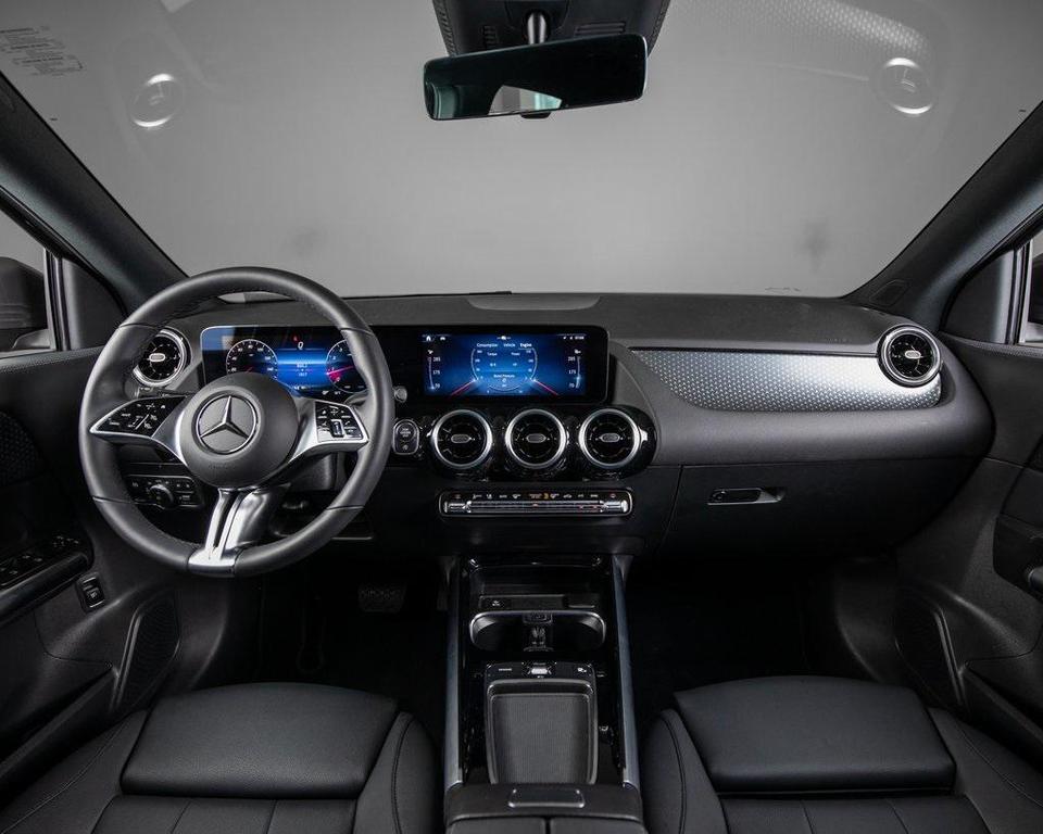 used 2026 Mercedes-Benz GLA 250 car, priced at $43,985