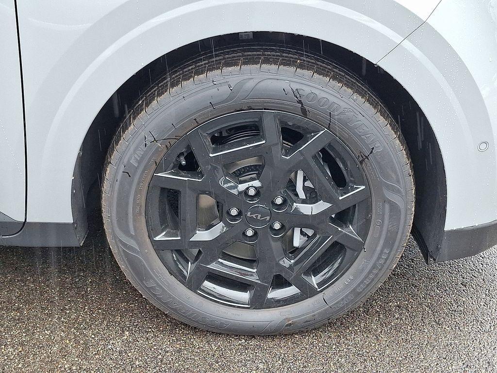 new 2026 Kia Carnival car, priced at $47,226