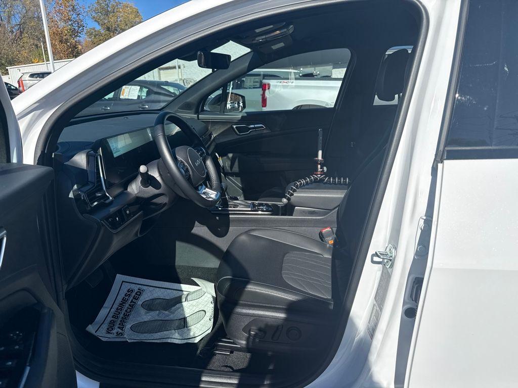 used 2025 Kia Sportage car, priced at $32,000