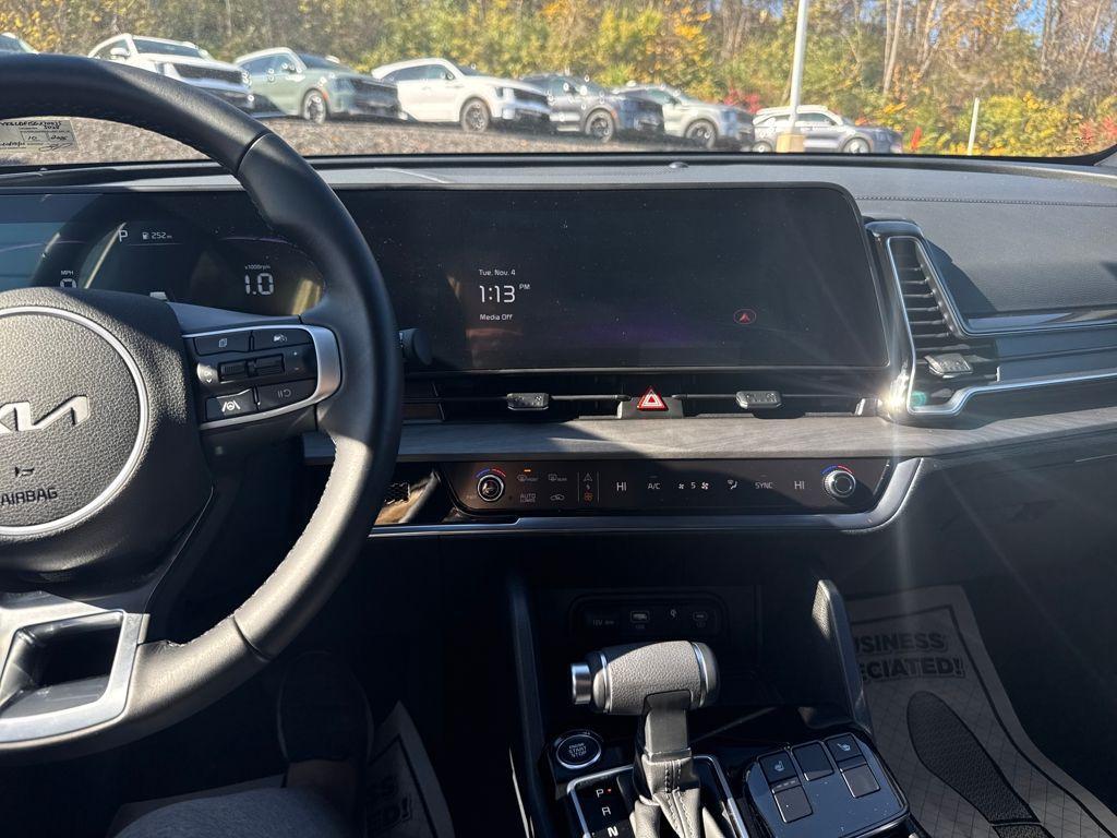 used 2025 Kia Sportage car, priced at $32,000