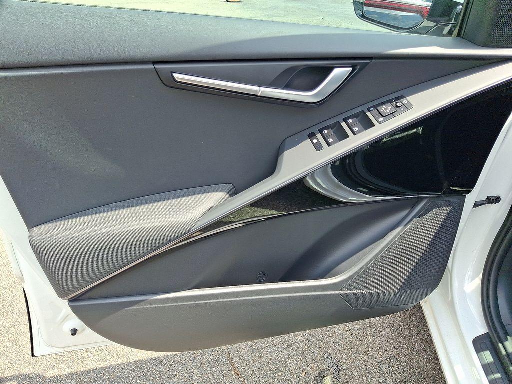 new 2025 Kia Niro car, priced at $31,210