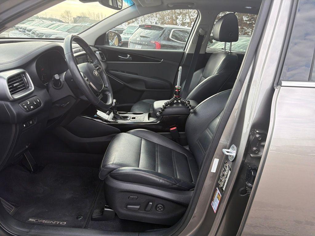 used 2019 Kia Sorento car, priced at $19,600