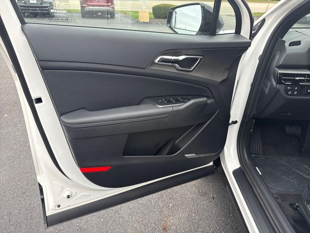 new 2026 Kia Sportage Hybrid car, priced at $36,733