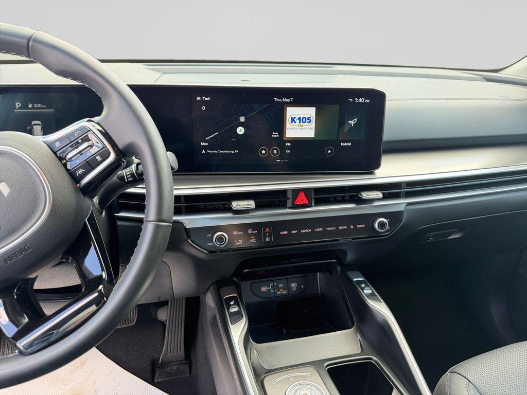 used 2025 Kia Sorento Hybrid car, priced at $36,000