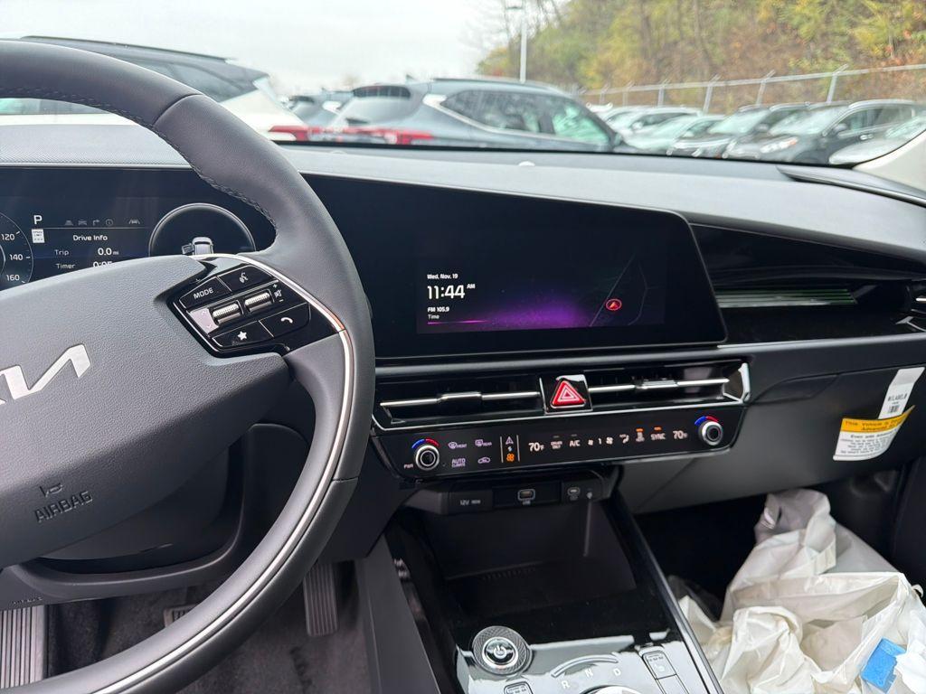 new 2025 Kia Niro EV car, priced at $30,497