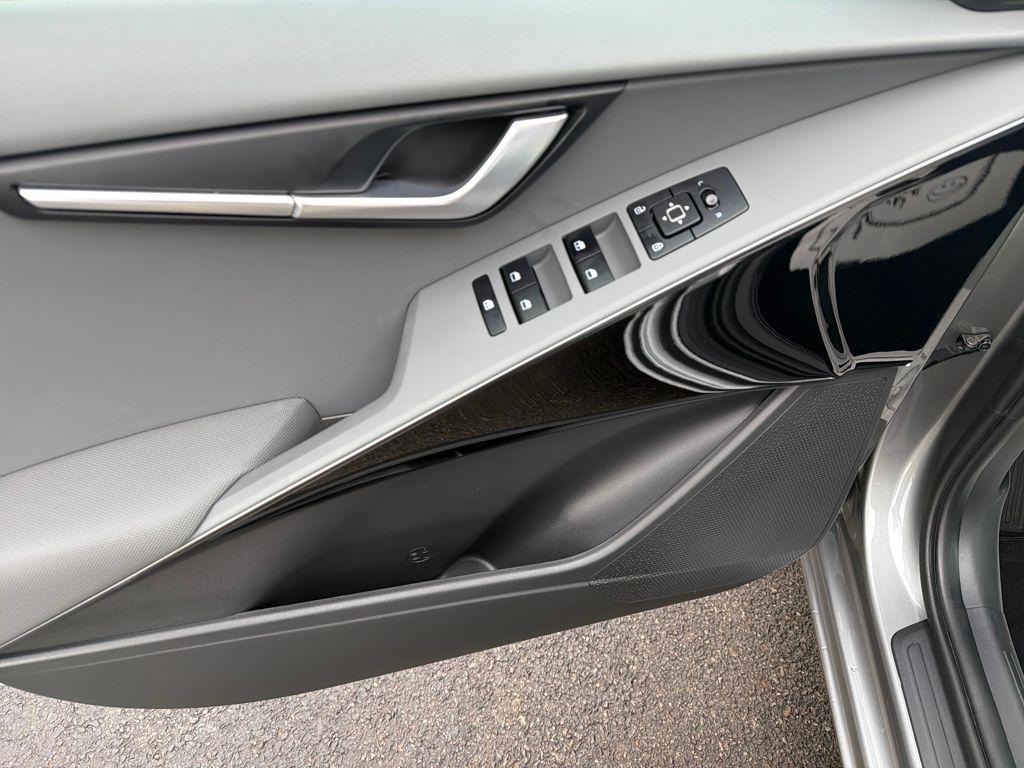 used 2025 Kia Niro car, priced at $28,000