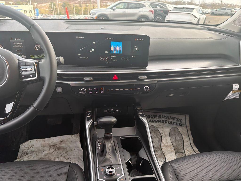 used 2025 Kia Sorento car, priced at $33,500