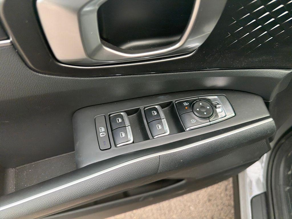 used 2025 Kia Sorento car, priced at $33,500