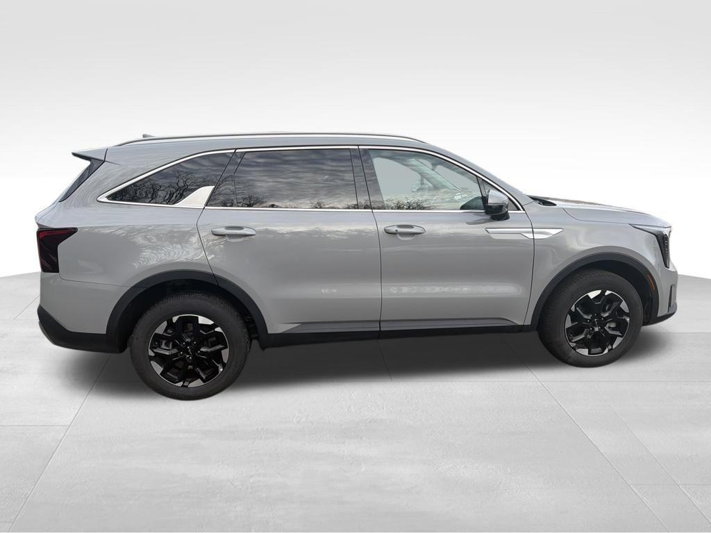 used 2025 Kia Sorento car, priced at $33,500