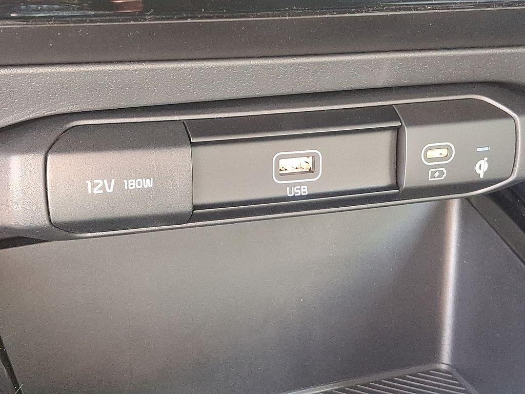 new 2025 Kia Niro car, priced at $28,585