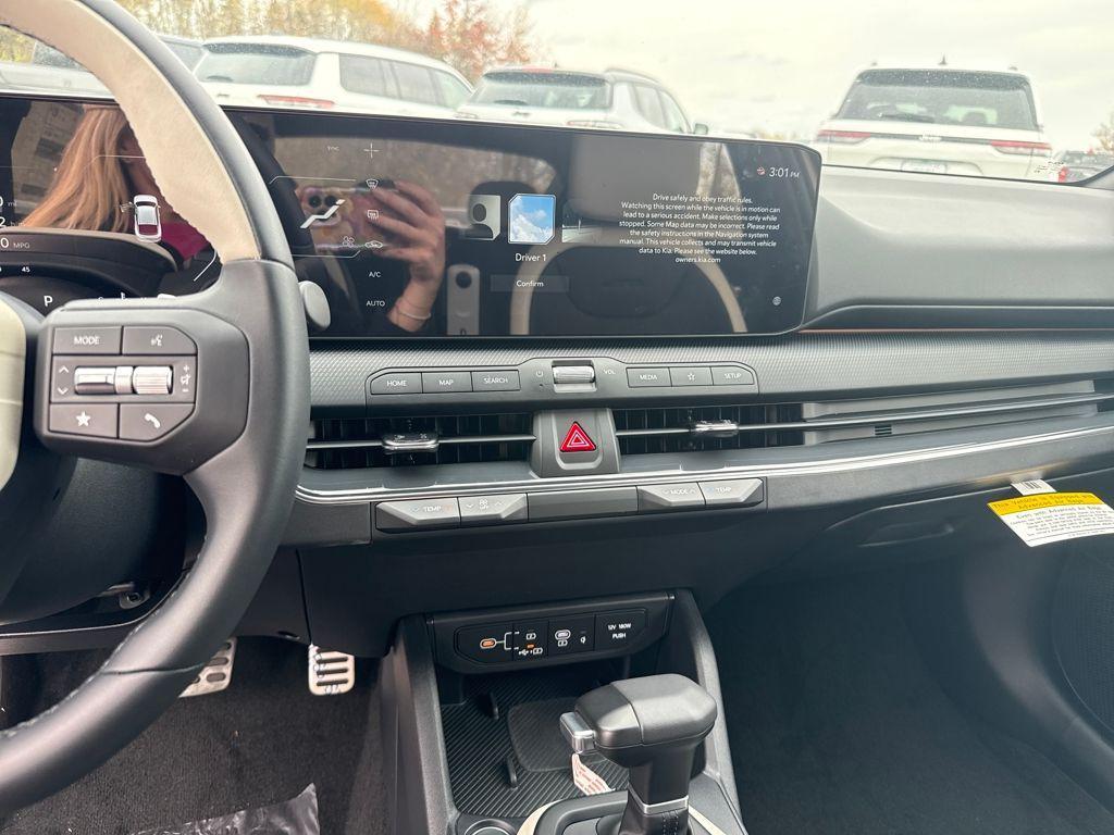 new 2025 Kia K4 car, priced at $30,374