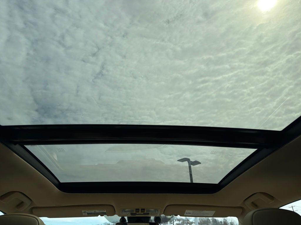 used 2019 Toyota Highlander Hybrid car, priced at $23,700