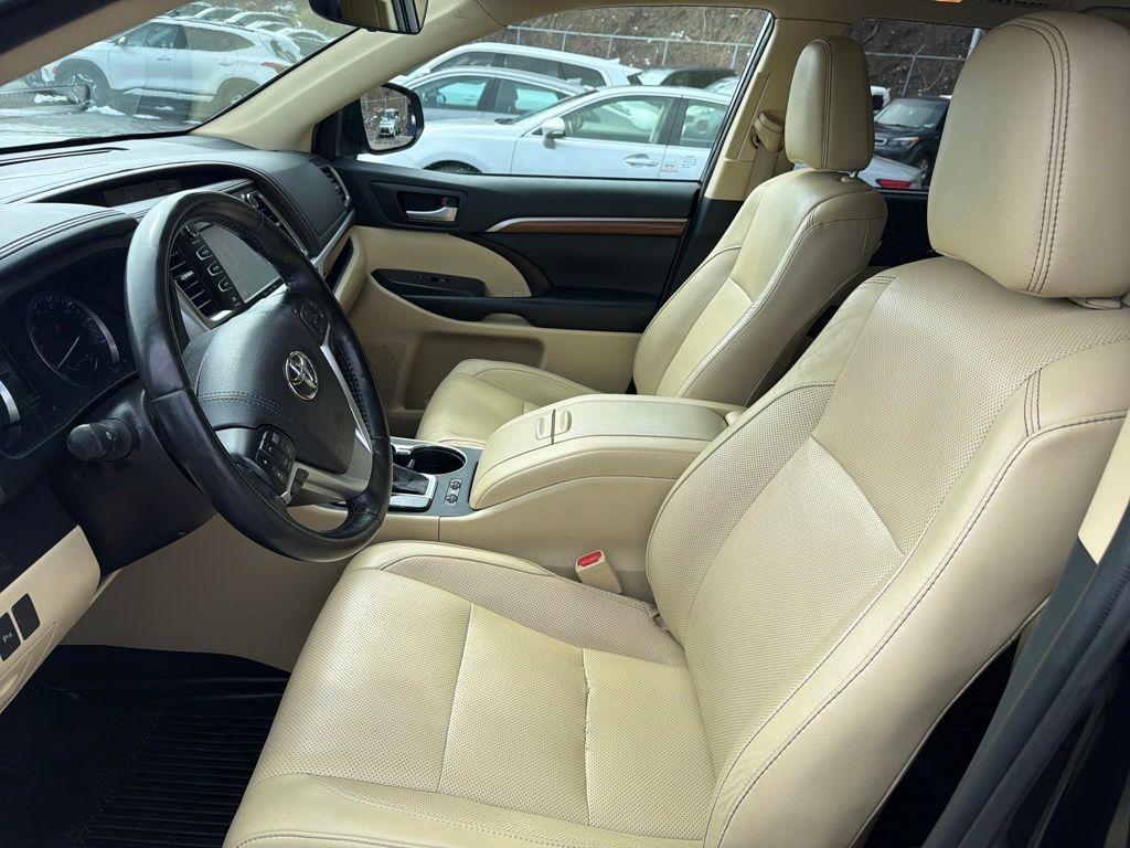 used 2019 Toyota Highlander Hybrid car, priced at $23,700