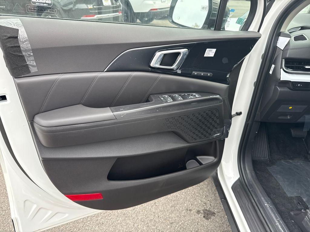 new 2026 Kia Carnival car, priced at $50,914