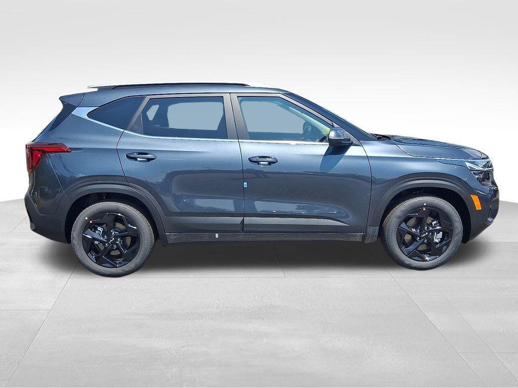 new 2026 Kia Seltos car, priced at $30,078