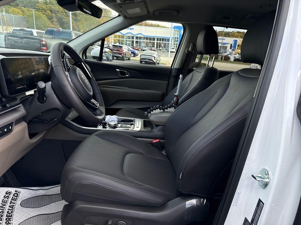 new 2026 Kia Carnival Hybrid car, priced at $44,342