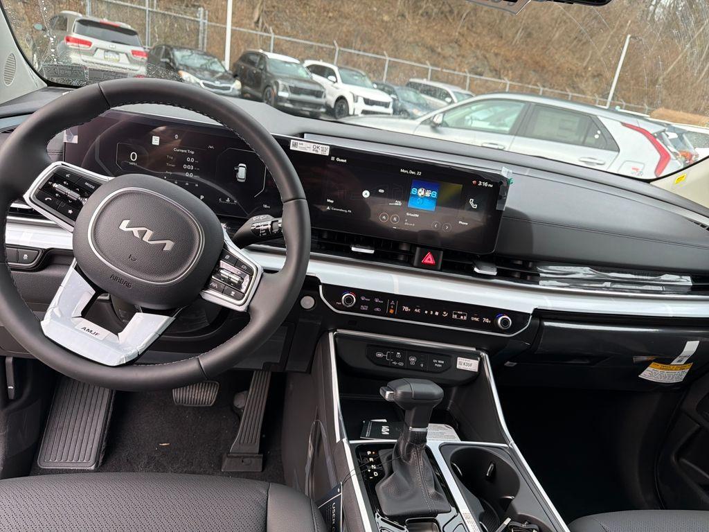 new 2026 Kia Carnival car, priced at $50,894