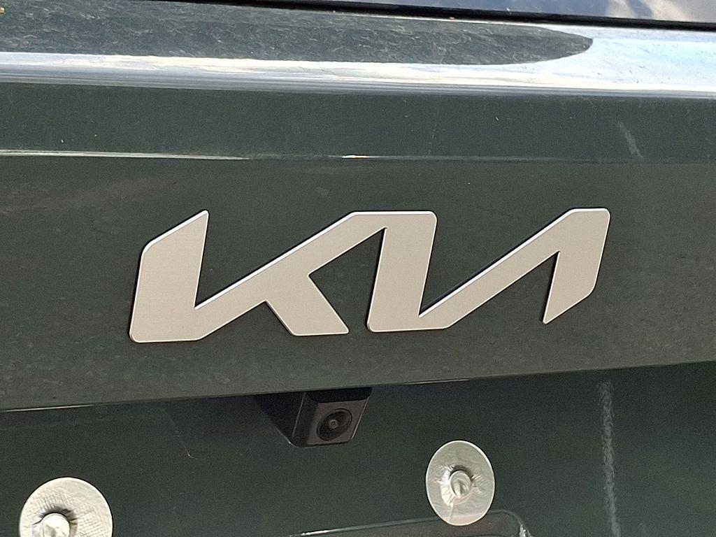 new 2025 Kia Sorento Hybrid car, priced at $43,881