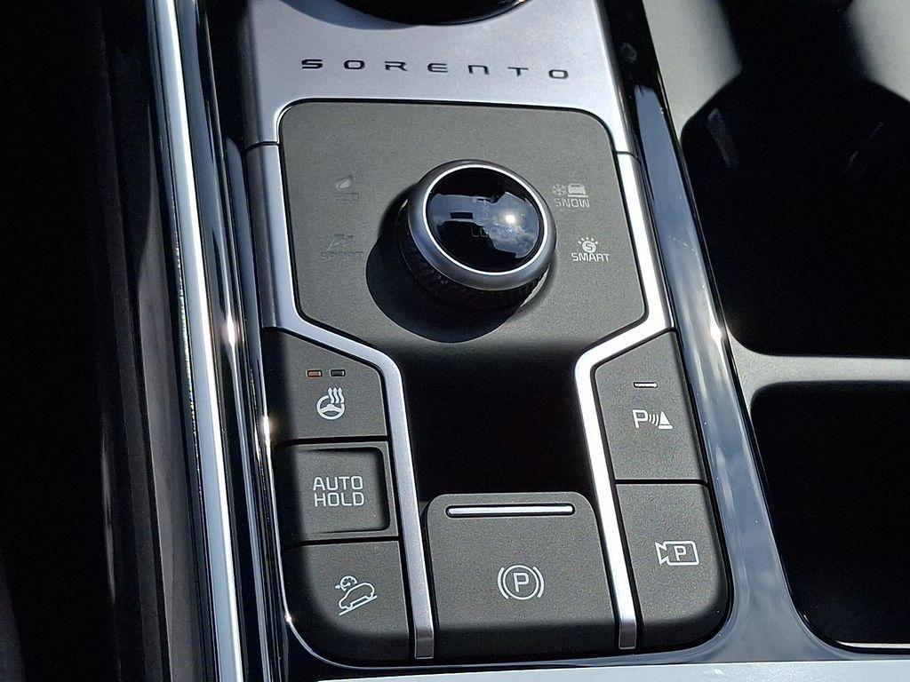 new 2025 Kia Sorento Hybrid car, priced at $43,881