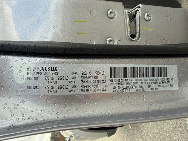 used 2020 Jeep Cherokee car, priced at $14,155