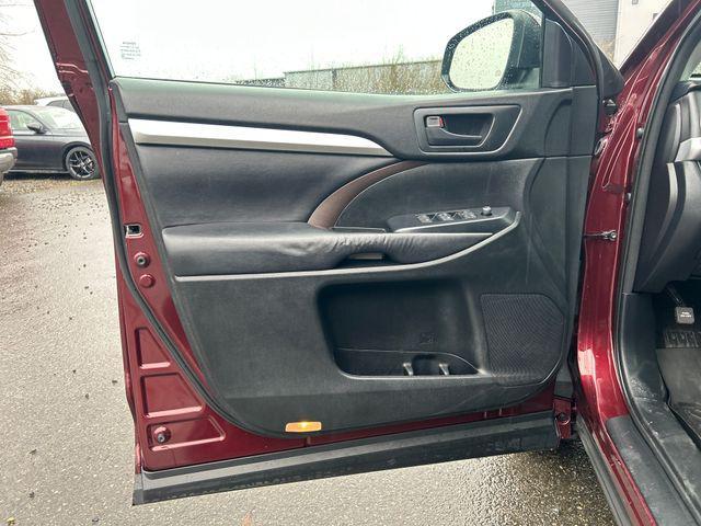 used 2016 Toyota Highlander car, priced at $16,888