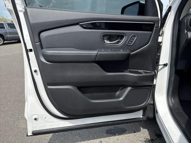 used 2025 Honda Pilot car, priced at $44,118