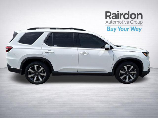 used 2025 Honda Pilot car, priced at $44,118