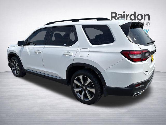 used 2025 Honda Pilot car, priced at $44,118
