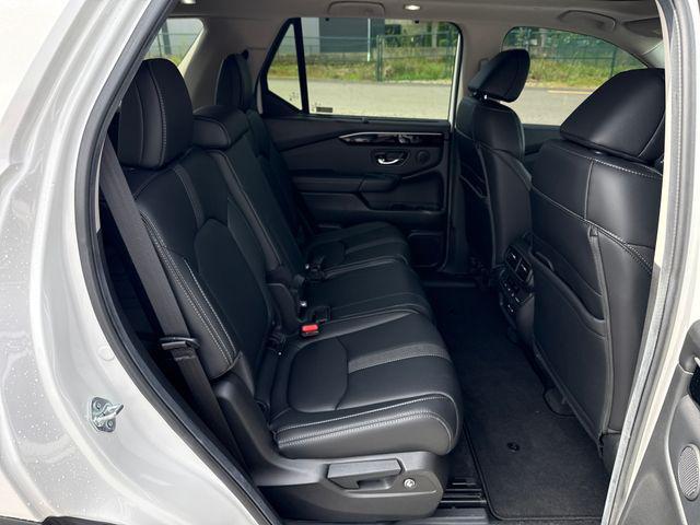 used 2025 Honda Pilot car, priced at $44,118