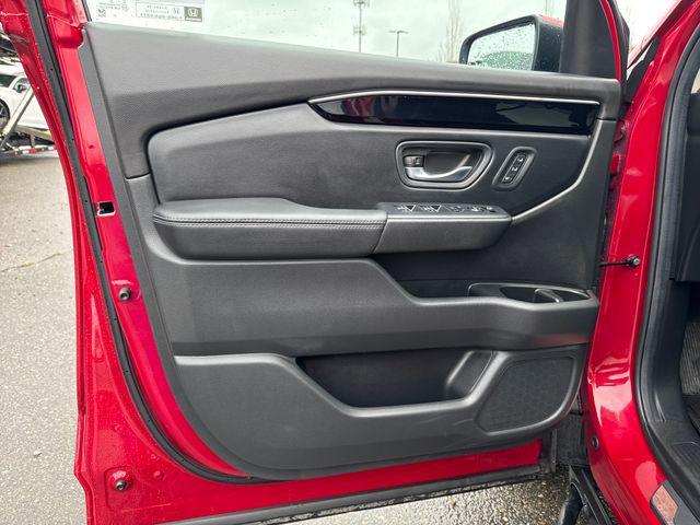 used 2025 Honda Pilot car, priced at $44,099
