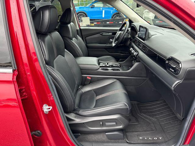 used 2025 Honda Pilot car, priced at $44,099