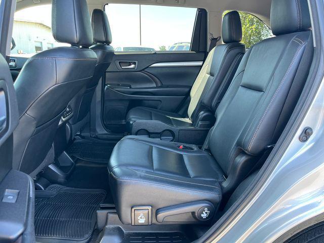used 2018 Toyota Highlander car, priced at $27,199