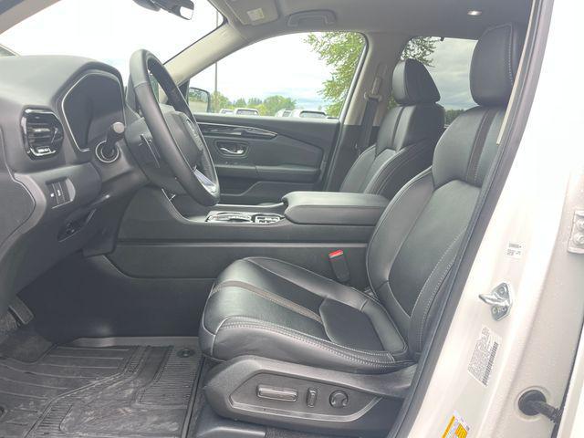 used 2025 Honda Pilot car, priced at $42,411