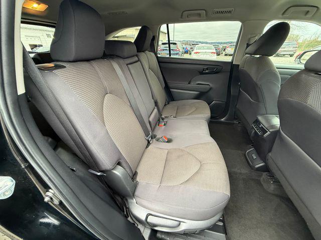 used 2024 Toyota Highlander car, priced at $32,499