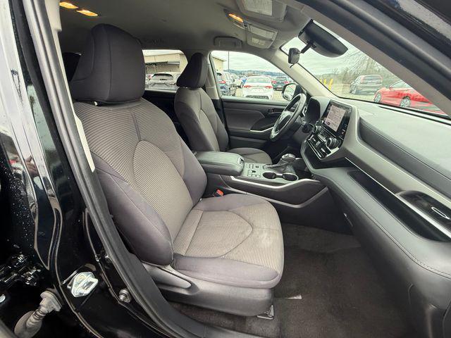 used 2024 Toyota Highlander car, priced at $32,499