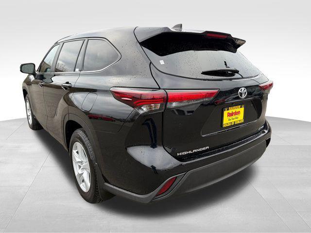 used 2024 Toyota Highlander car, priced at $32,499