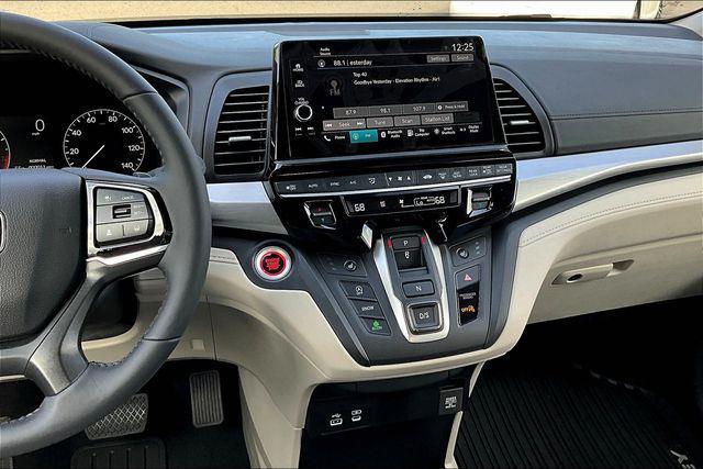 new 2026 Honda Odyssey car, priced at $42,000