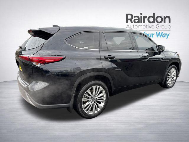 used 2023 Toyota Highlander car, priced at $29,491