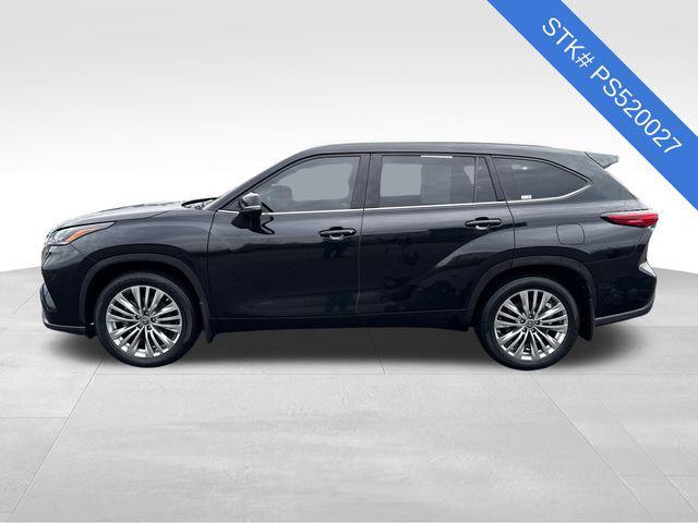 used 2023 Toyota Highlander car, priced at $33,999