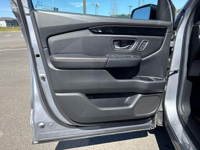used 2025 Honda Pilot car, priced at $44,354