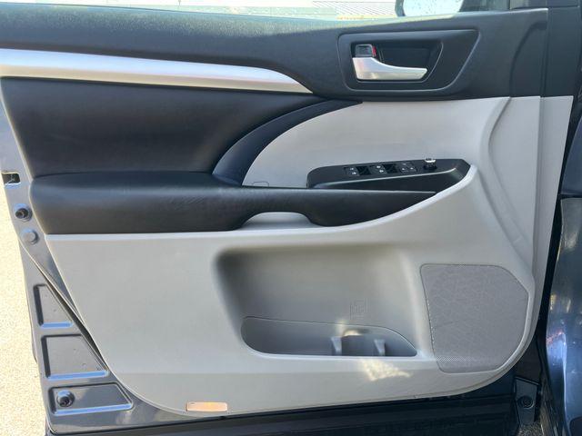 used 2018 Toyota Highlander car, priced at $22,614