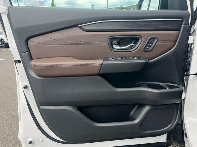 new 2026 Honda Pilot car, priced at $54,445