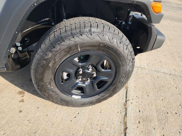 new 2026 Jeep Wrangler car, priced at $43,328