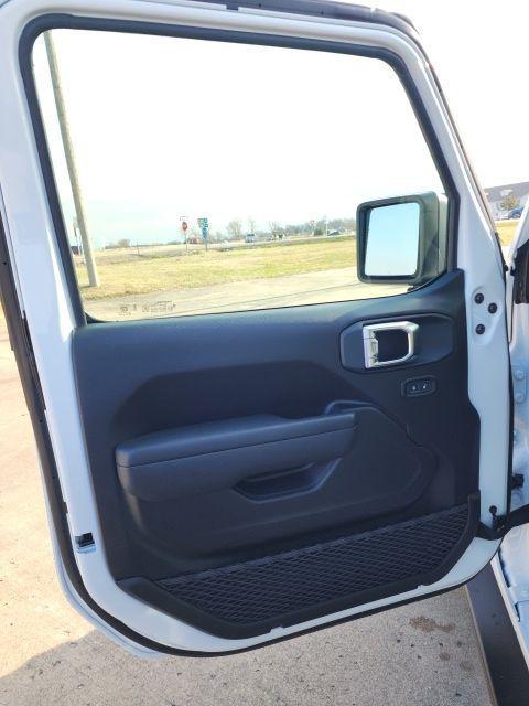 new 2026 Jeep Wrangler car, priced at $43,328